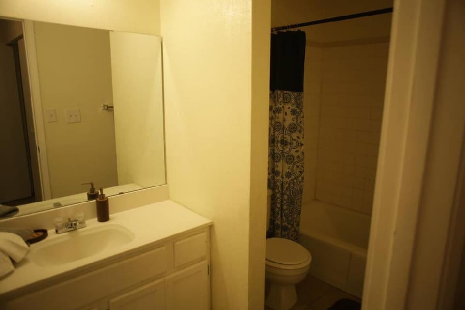 Cozy Apartment Near Fort Sill Perfect for Military Families & Visitors Apartment in Lawton
