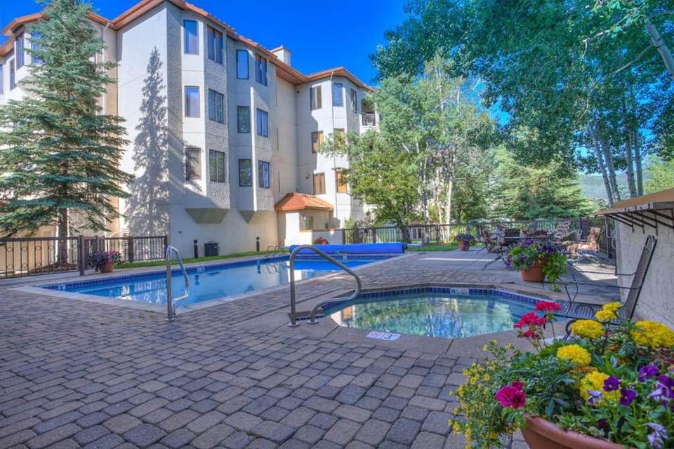 Meadows Cambridge 4 Apartment in Steamboat Springs