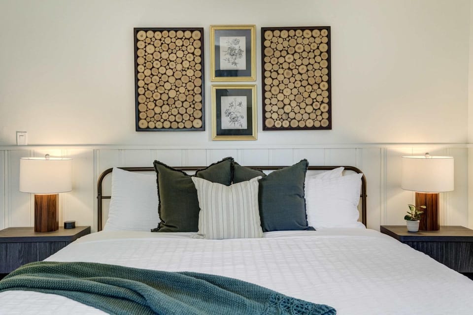 Noble Crest Cozy Apartment for Poker Nights House in Colorado Springs