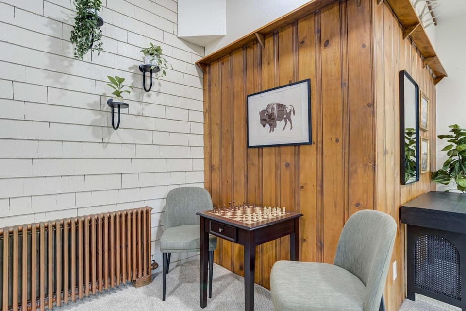 Noble Crest Cozy Apartment for Poker Nights House in Colorado Springs