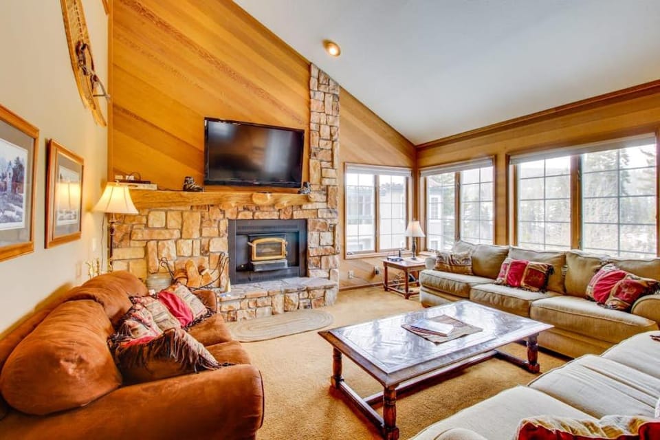 Sierra Megeve 13 Apartment in Mammoth Lakes