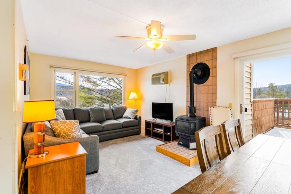 Mountainside Resort F303 Apartment in Stowe