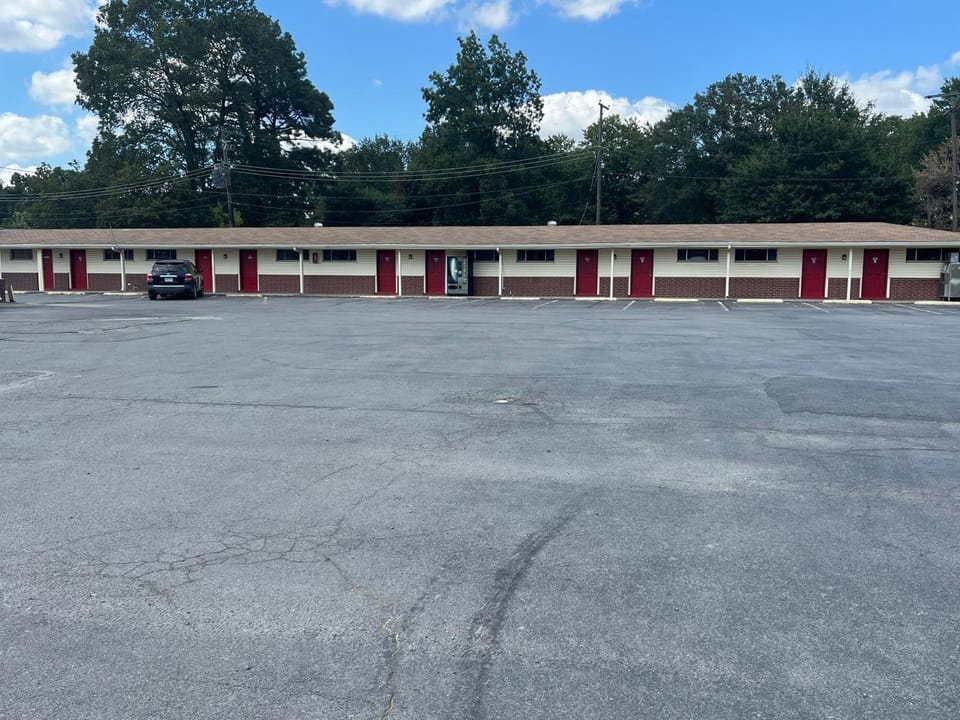 Economy Inn Express Motel in Mississippi