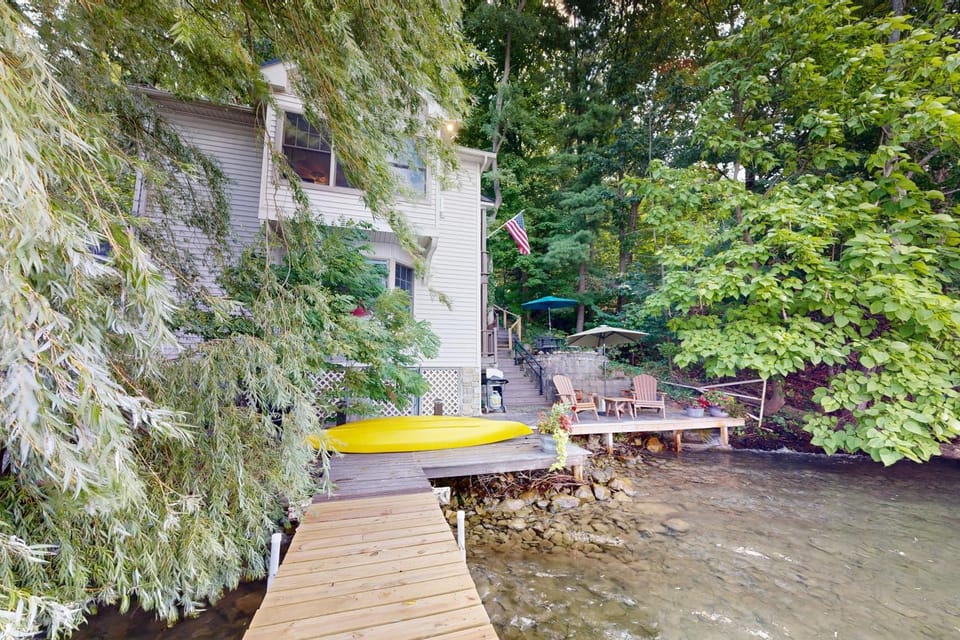 Willow Bluff House in Keuka Lake