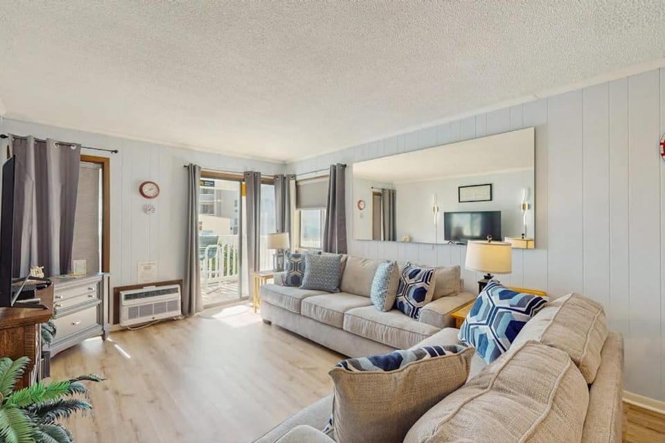 A Place at the Beach VI - 105 Apartment in South Carolina