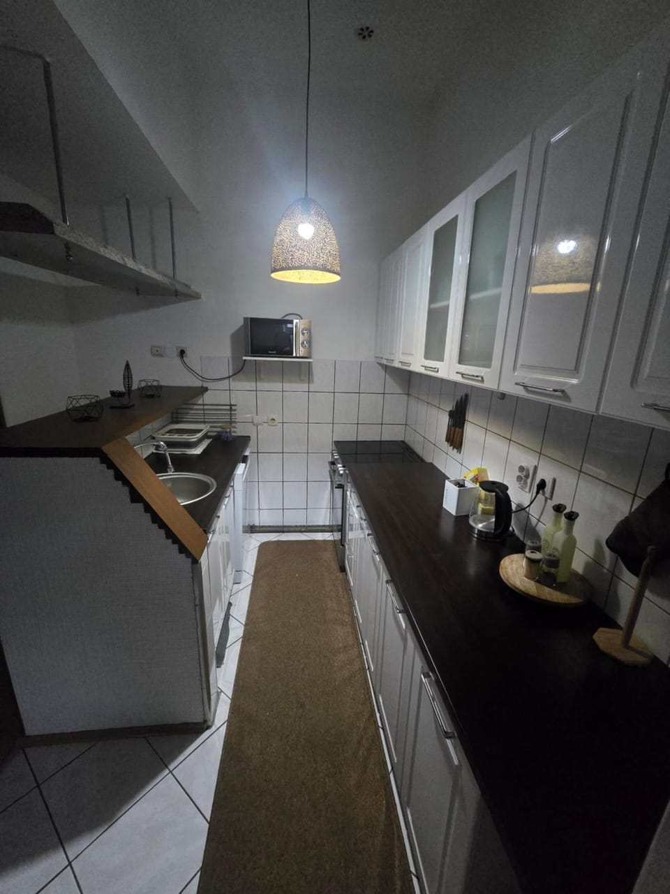 Kitchen or kitchenette, dishwasher