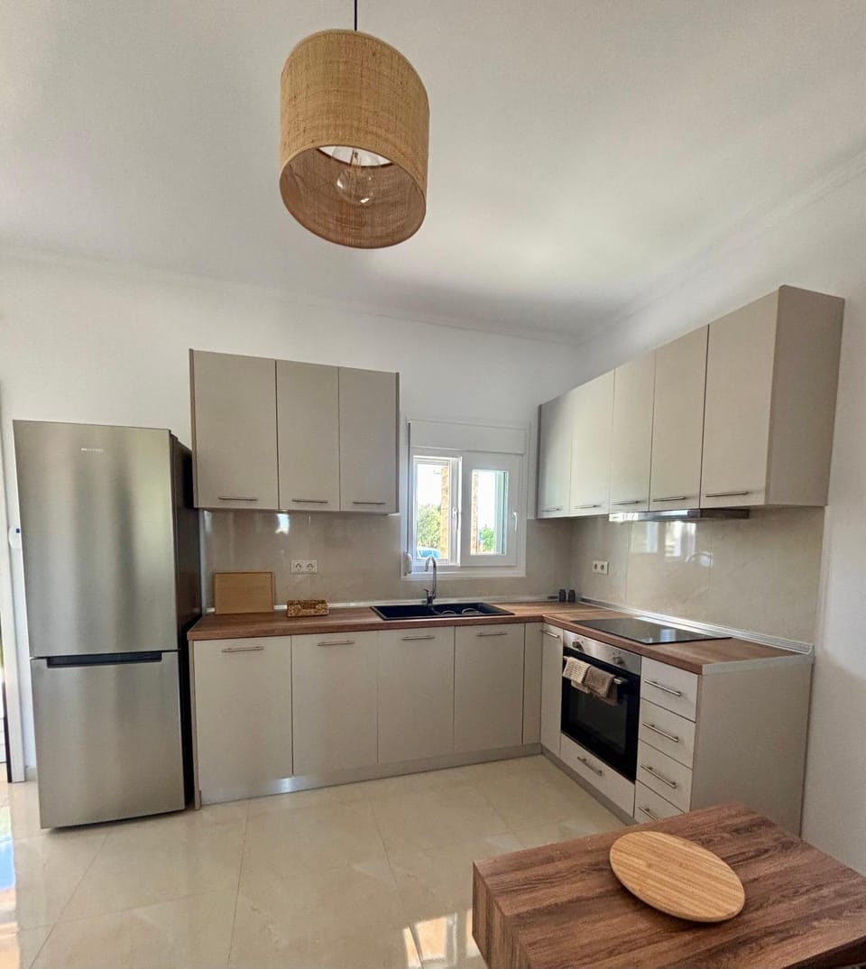 Kitchen or kitchenette, oven, stove