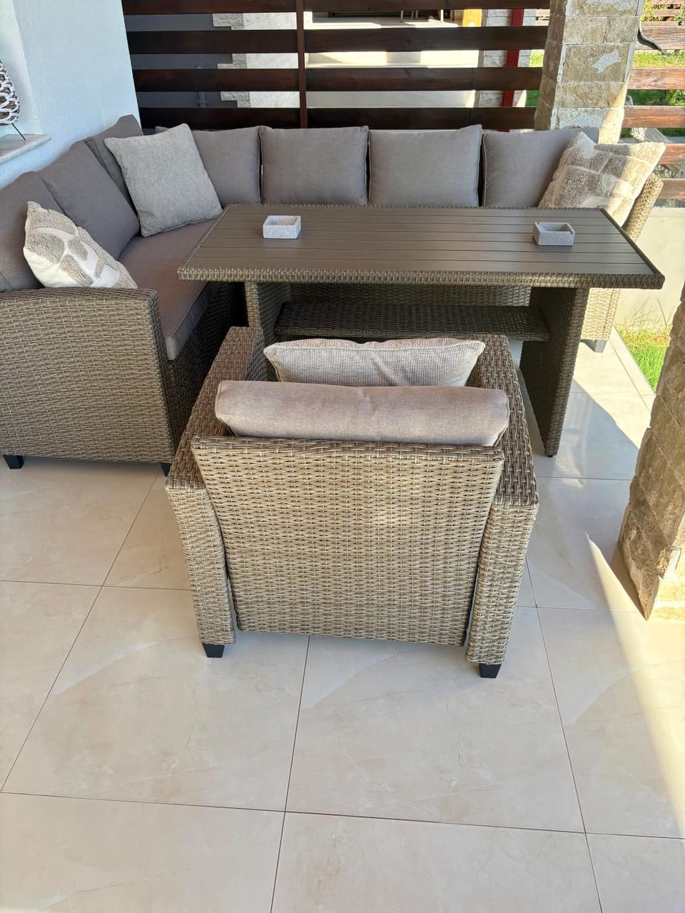 Patio, Seating area