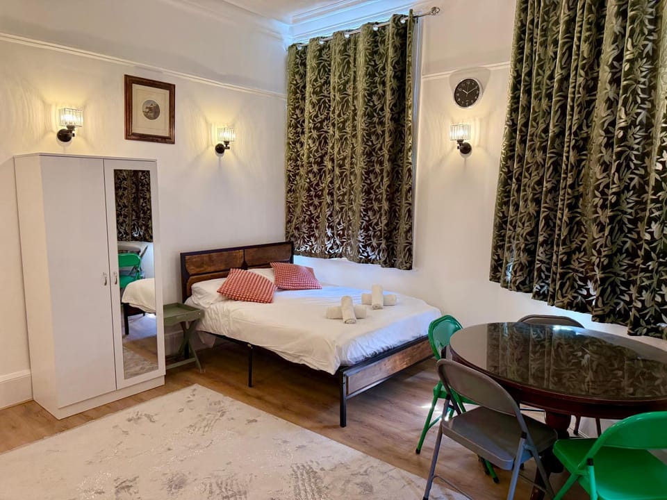 Bed, Bedroom, wardrobe