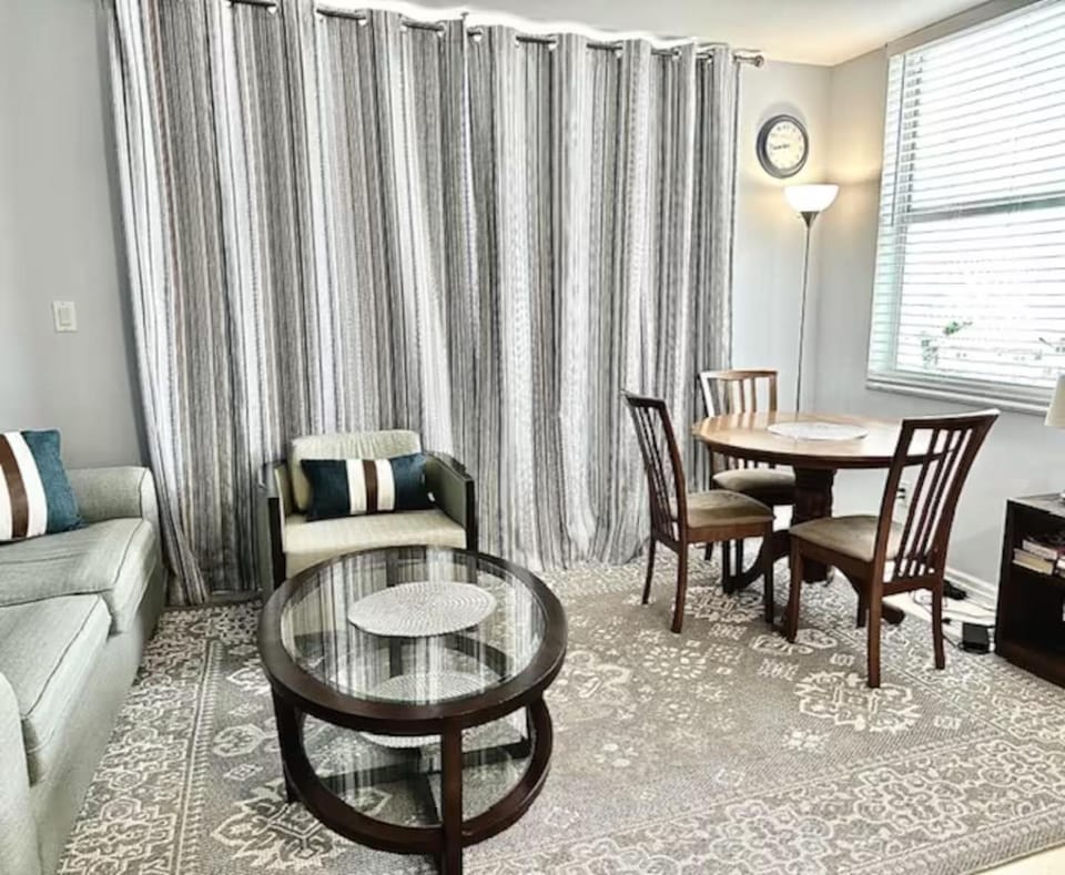 Gulfview Beach Condo with Pool Apartment in Bonita Springs