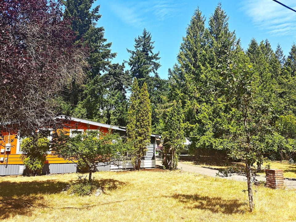 Orchard Cottage House in Vancouver Island