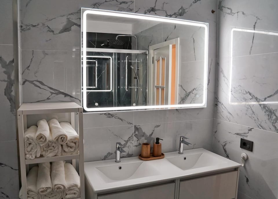 Bathroom, towels
