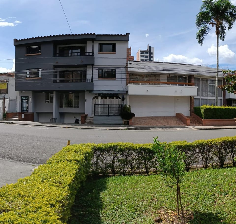 Nuevo Almendros Bed and Breakfast in Medellin