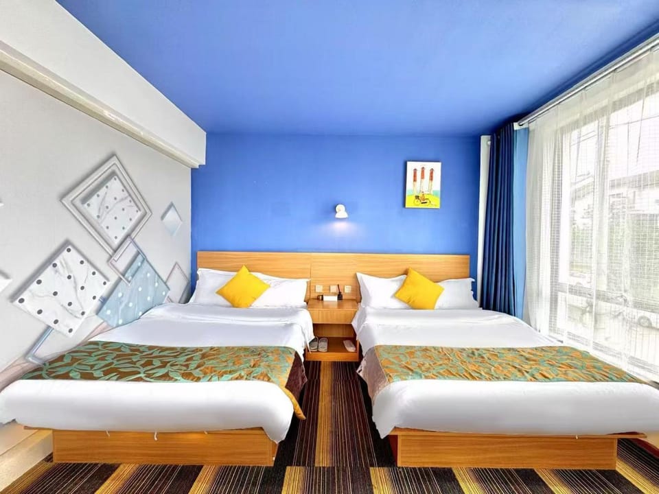 Bed, Photo of the whole room, Bedroom