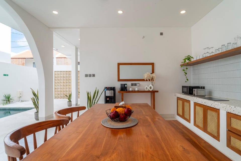 Coffee/tea facilities, Kitchen or kitchenette, Dining area
