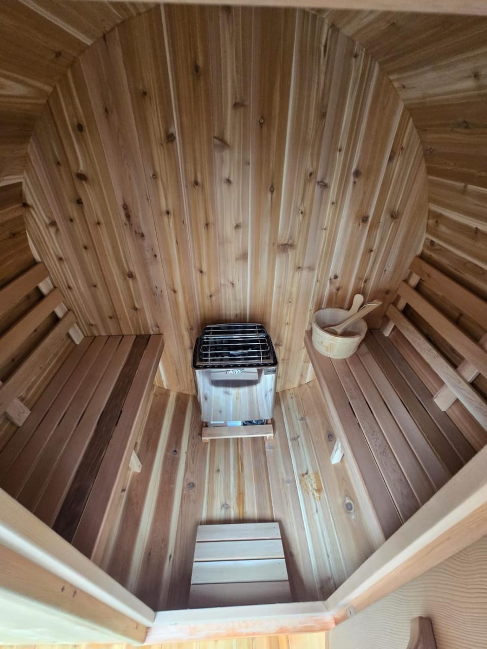 A Little R and R Private Sauna and Hot Tub Villa in Calgary