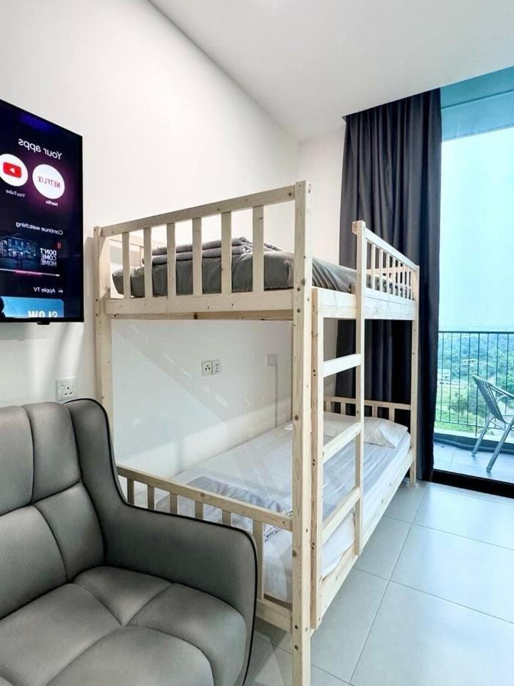 13th FL-The Podium-Studio-Free 1 Parking-6 Pax Apartment in Kuching