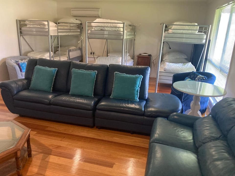 Bed, Seating area, Bedroom, bunk bed, air conditioner