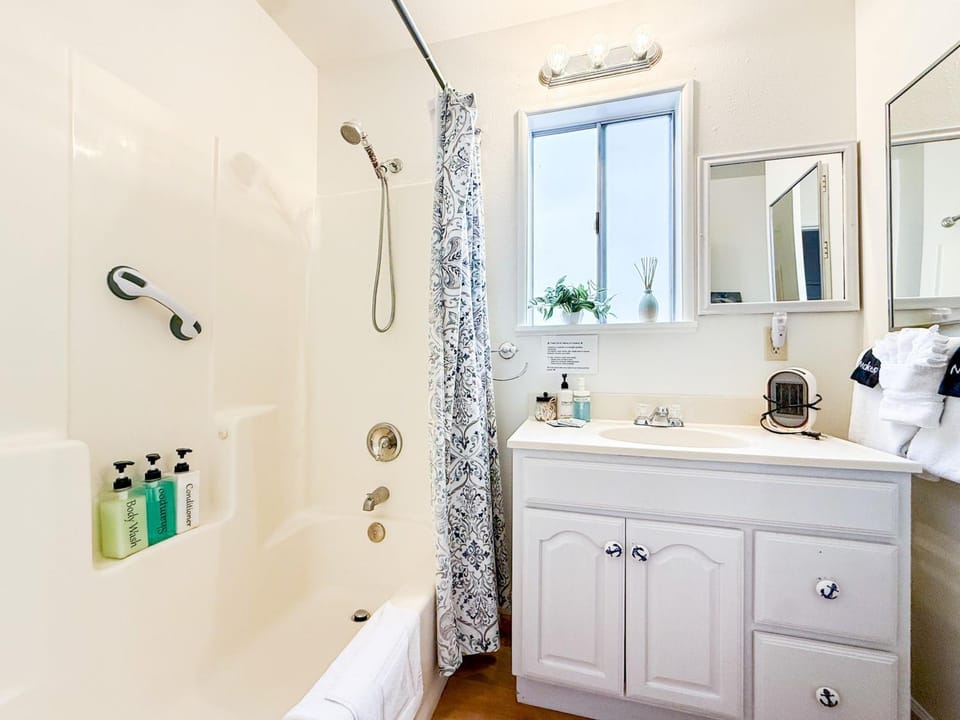Shower, Bathroom, Bath