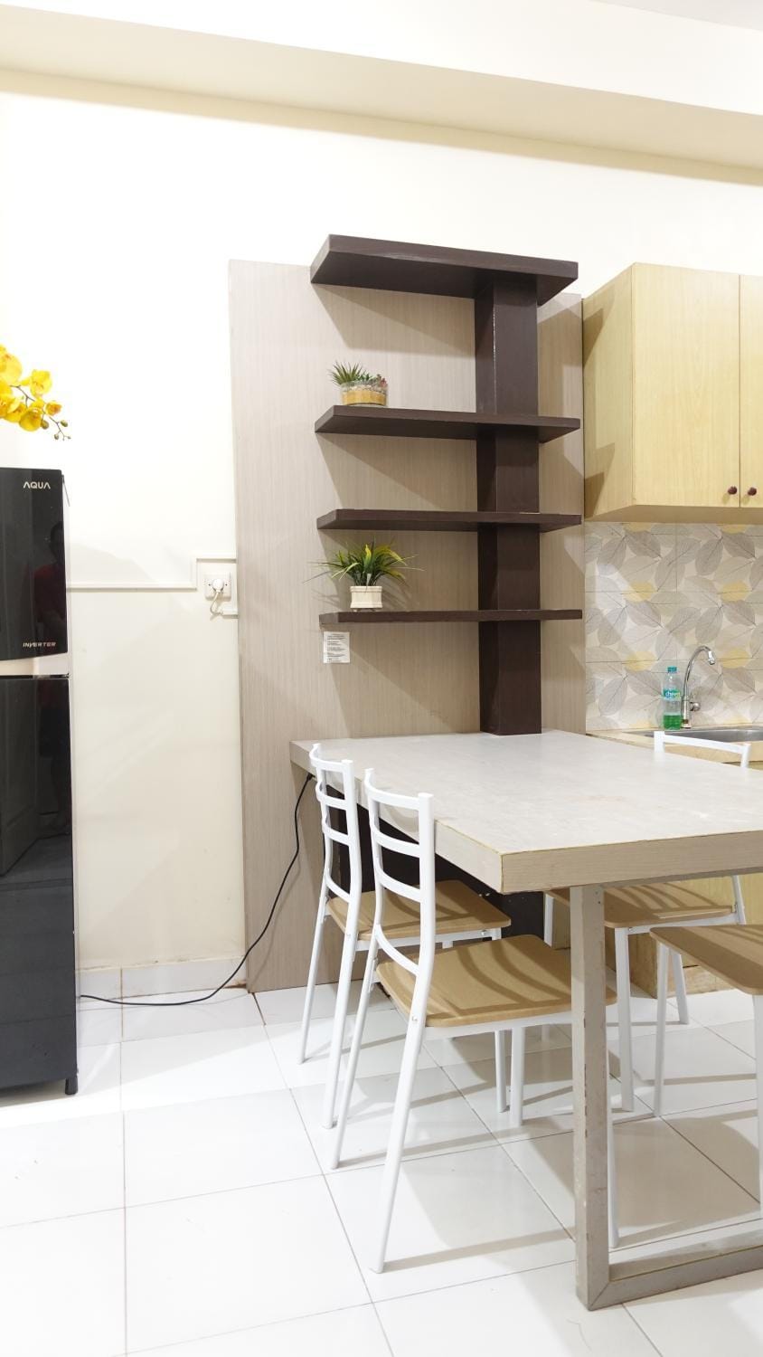 Coffee/tea facilities, Kitchen or kitchenette, Kitchen or kitchenette, Dining area, kitchen