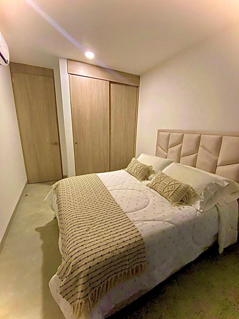 Bed, Photo of the whole room