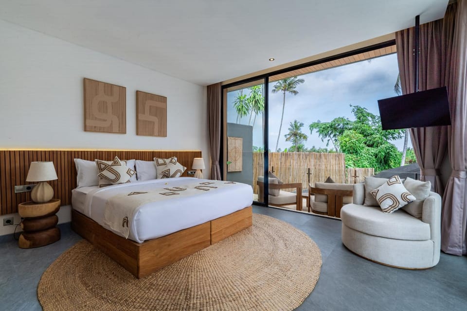 Bed, TV and multimedia, View (from property/room), Bedroom, air conditioner