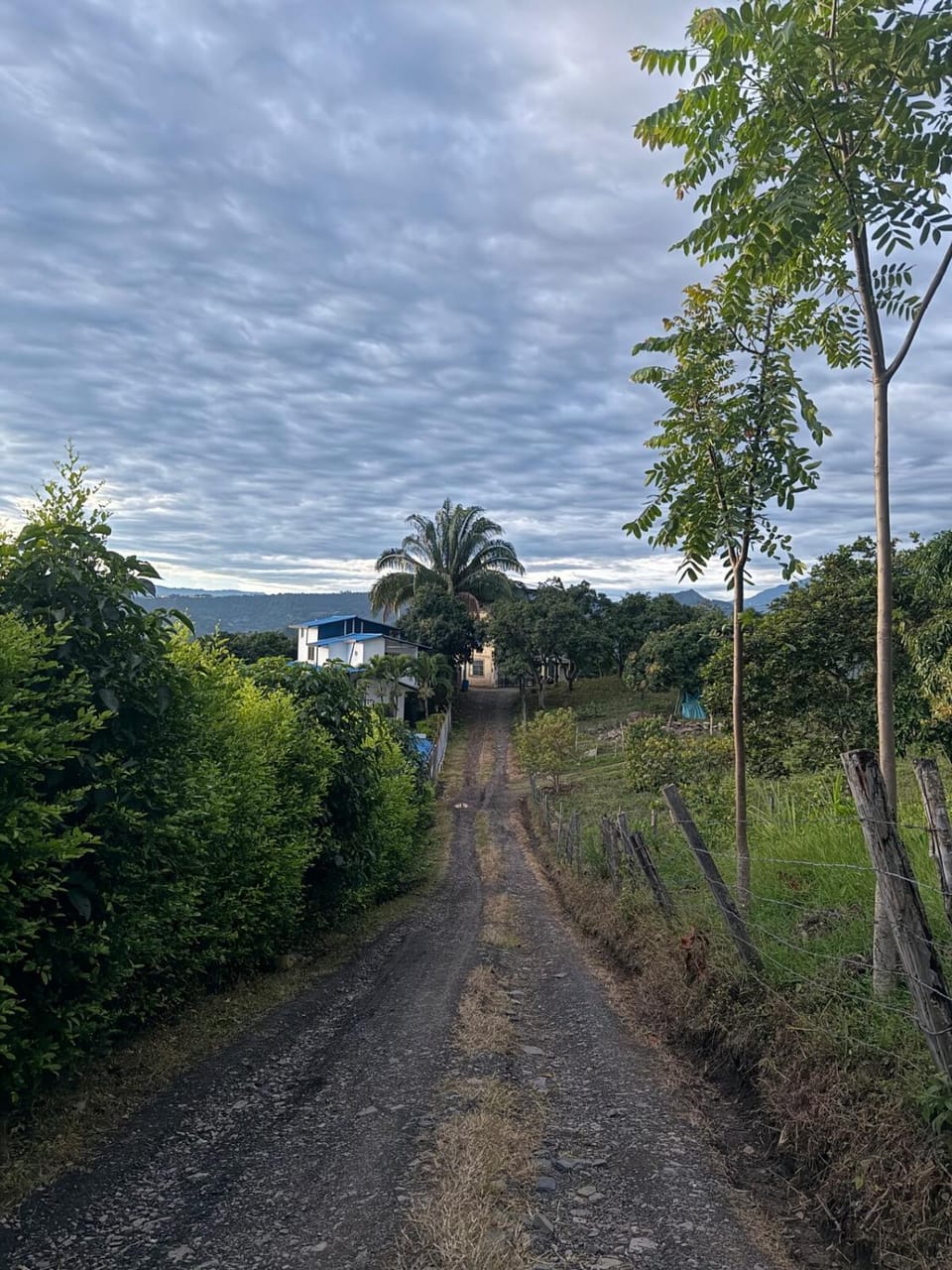 Amanecer Entre Montañas House in Cundinamarca, Colombia