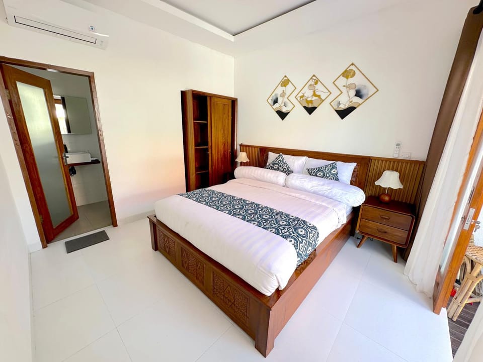 Bed, Photo of the whole room, Bedroom, wardrobe, air conditioner
