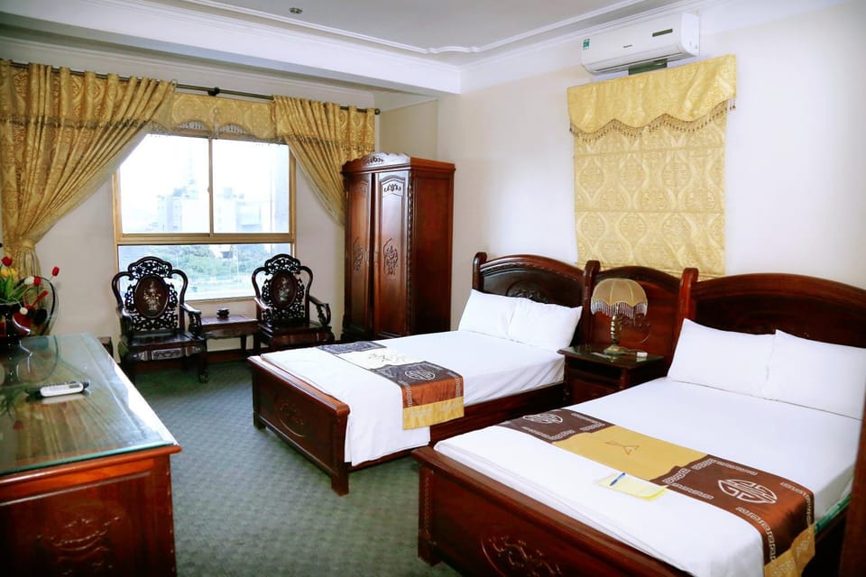 Bed, Photo of the whole room, Bedroom, air conditioner