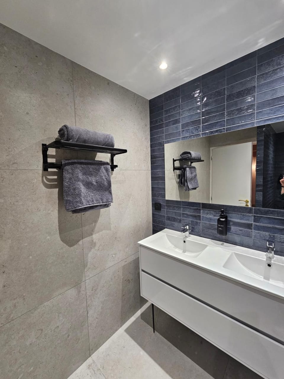 Shower, Bathroom, towels