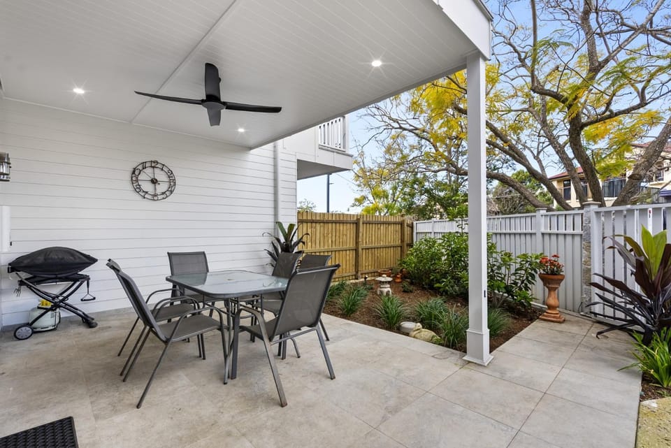 Spacious 3-Bed Clayfield House with Patio and BBQ House in Brisbane