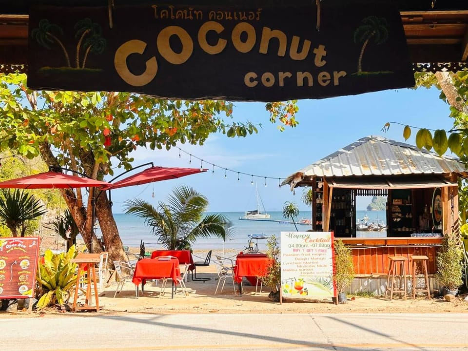 Lounge or bar, Canoeing