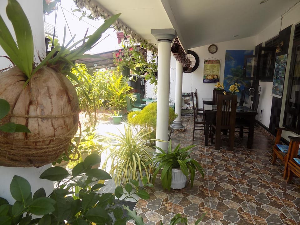 Alexandra Family Villa Bed and Breakfast in Negombo