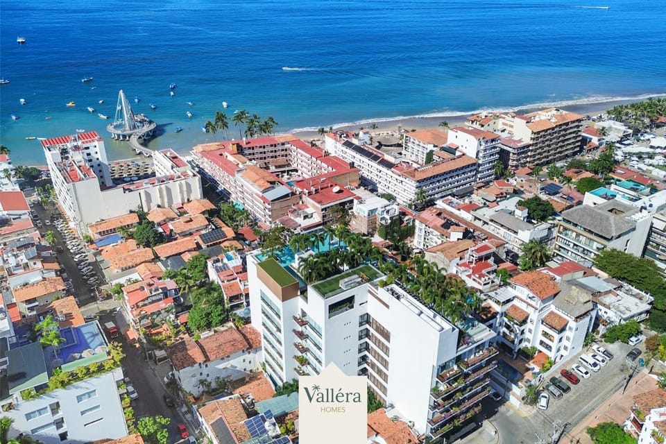 Pier 57, Style, Comfort & Rooftop Views Apartment in Puerto Vallarta