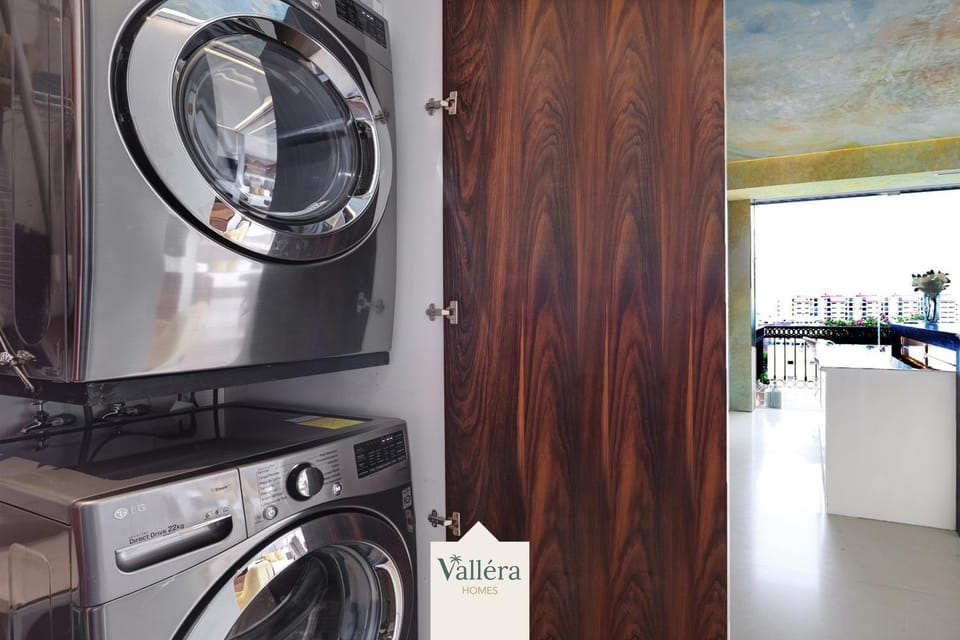 Pier 57, Ocean View, 6th Floor Apartment in Puerto Vallarta