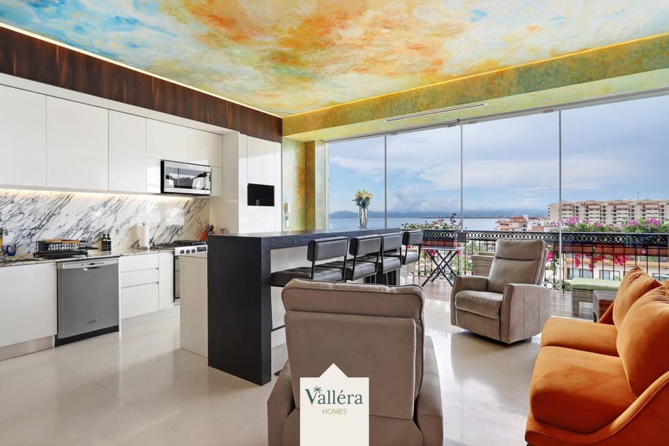 Pier 57, Ocean View, 6th Floor Apartment in Puerto Vallarta