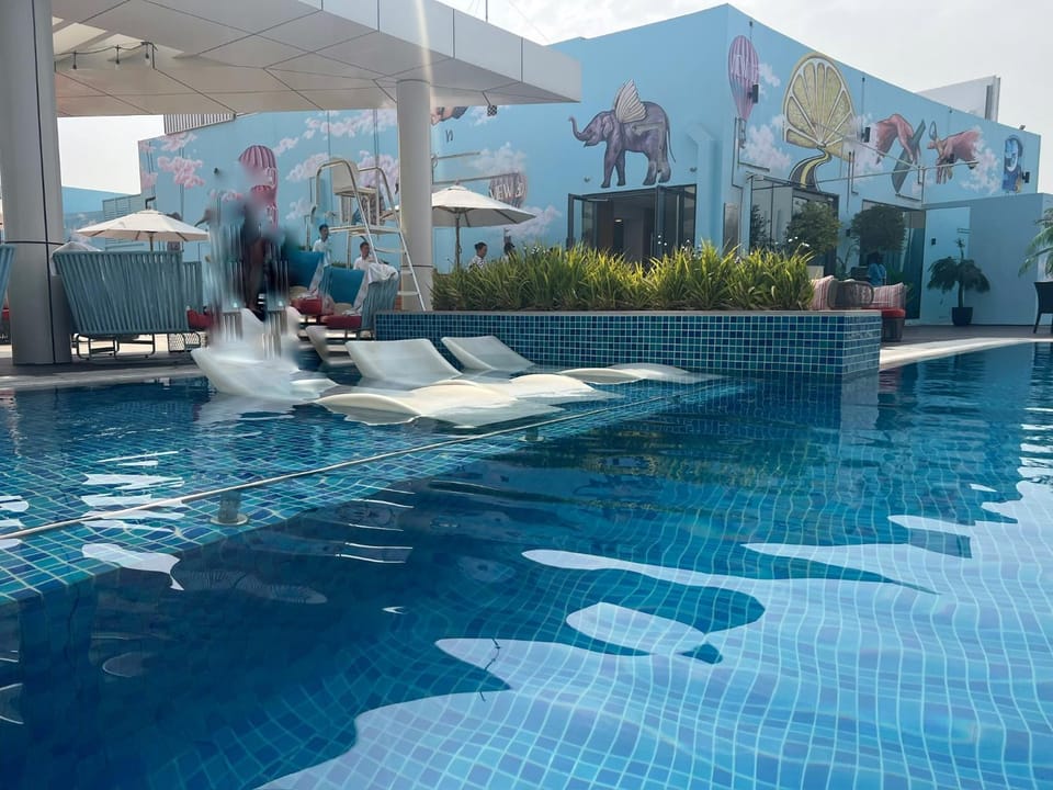 Swimming pool, sunbed