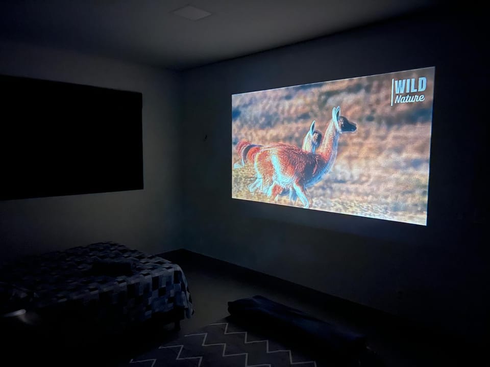TV and multimedia, Photo of the whole room, Bedroom