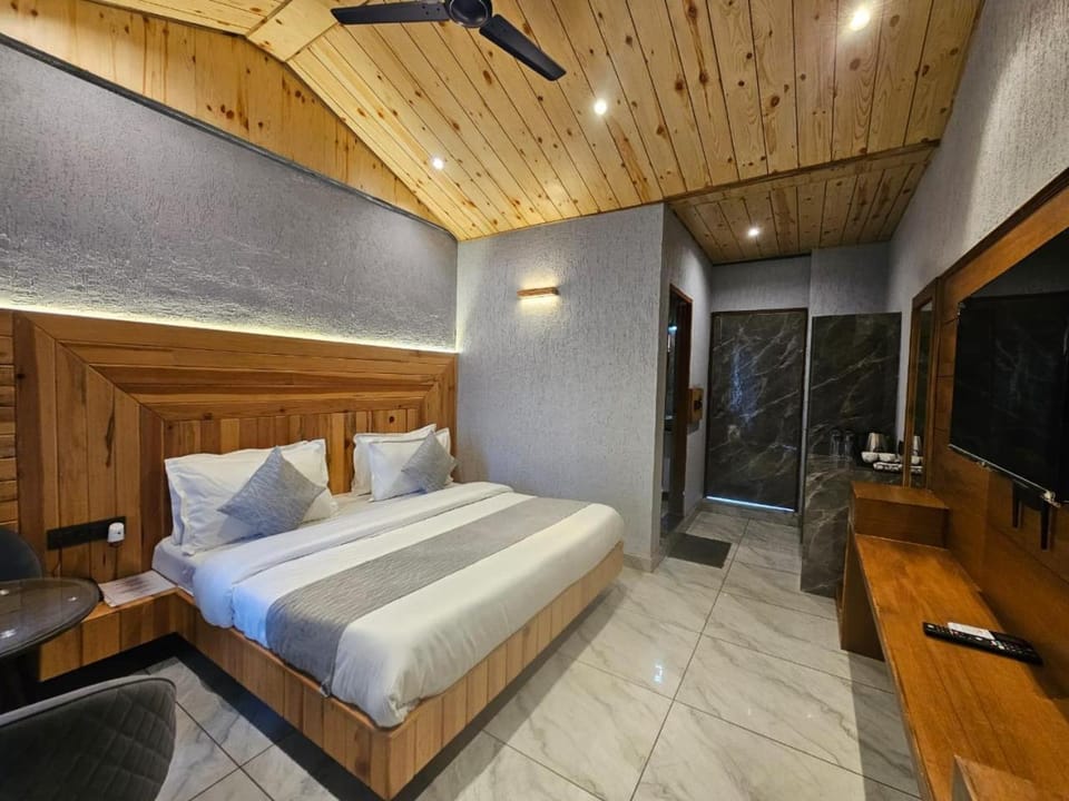 Elvora On The Edge - A Valley View Luxury Property Hotel in Uttarakhand