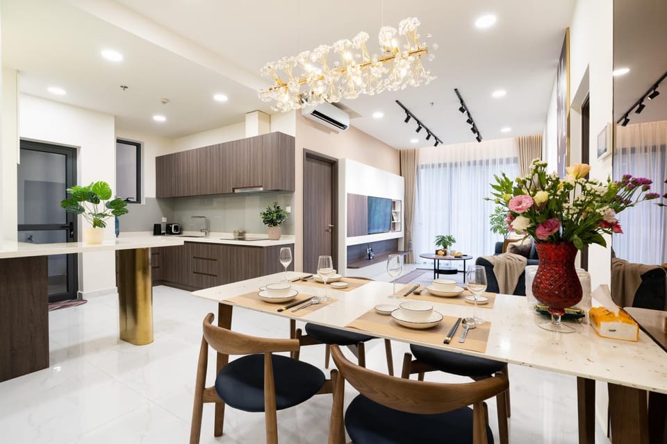 Kitchen or kitchenette, Living room, Seating area, Dining area, stove
