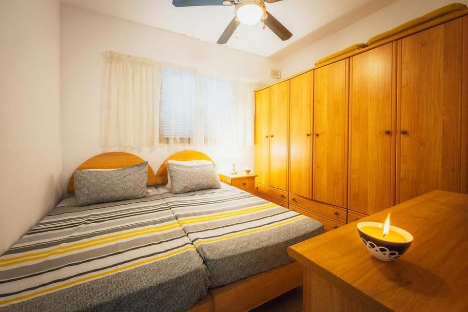 Bright 3-Bed Apartment with Outdoor Dining Mellieha Apartment in Malta