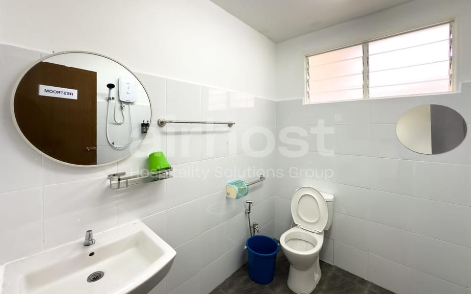 Toilet, Bathroom, bidet, towels