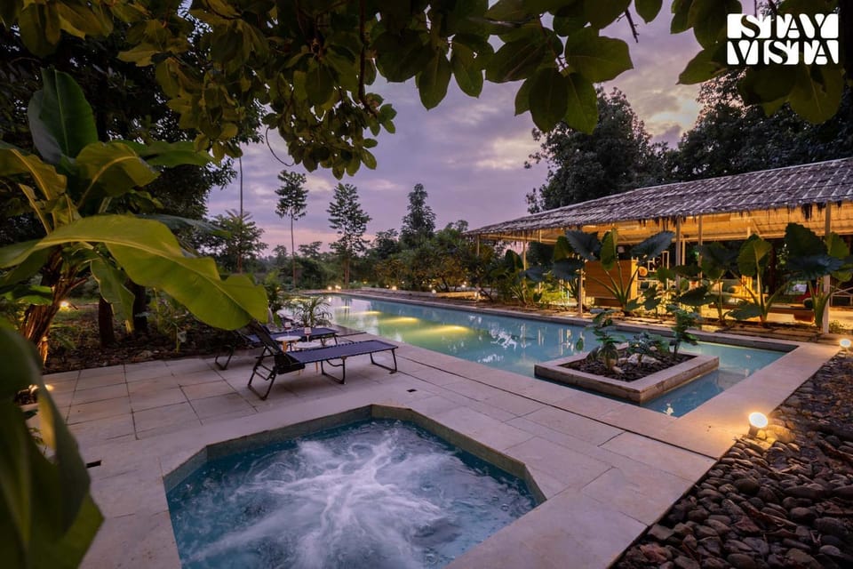 Hot Tub, Swimming pool