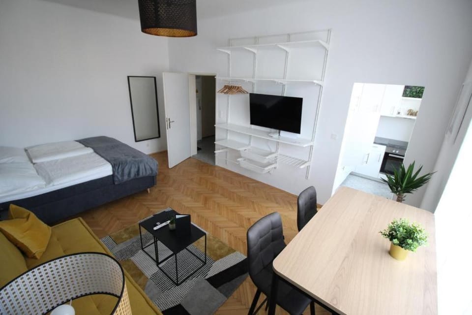 Bed, TV and multimedia, Living room, Dining area, Bedroom, wardrobe