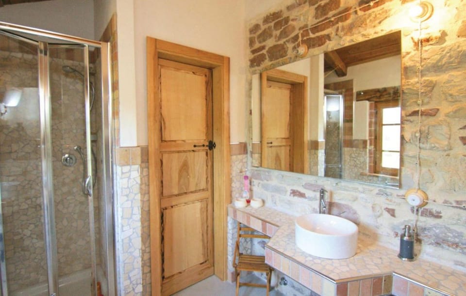 Shower, Bathroom, heating, air conditioner