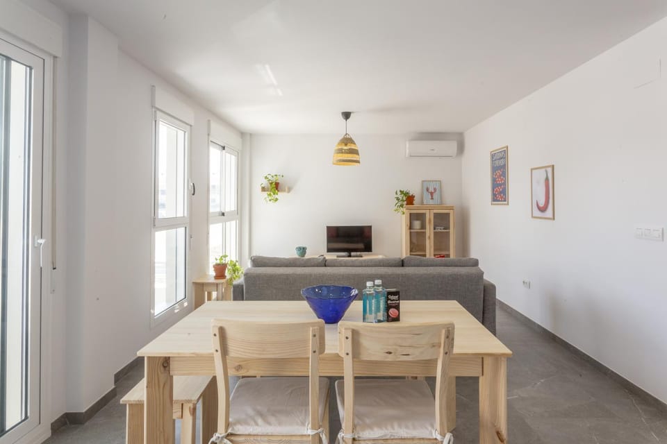 TV and multimedia, Living room, Dining area, air conditioner
