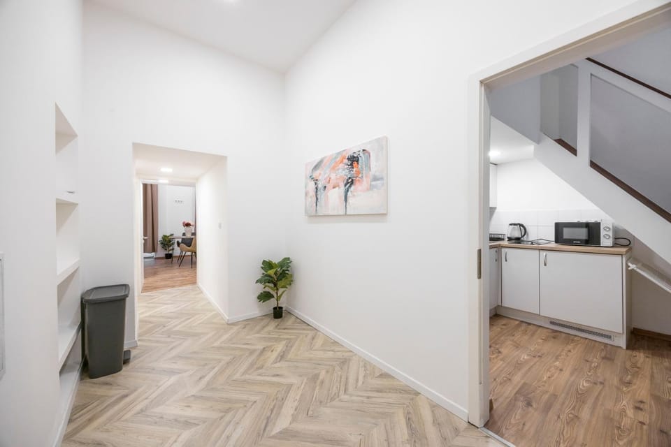 Kitchen or kitchenette, oven, stove