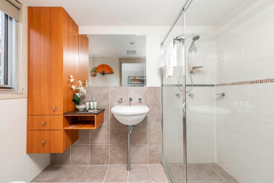 Central Braddon Retreat near Cafes and Culture Apartment in Canberra