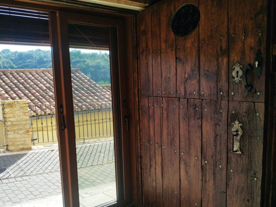 LA DULA, Casa Boutique en el casco antiguo y junto a la montaña Chalet in Valencian Community