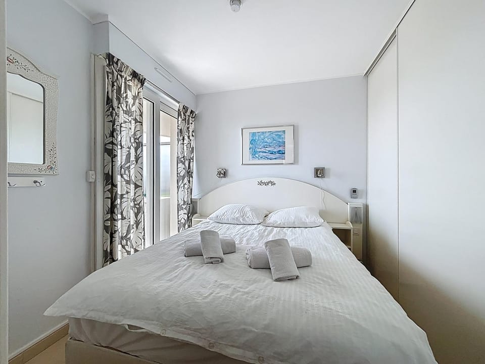 Les Pins Bleus Apartment in Antibes